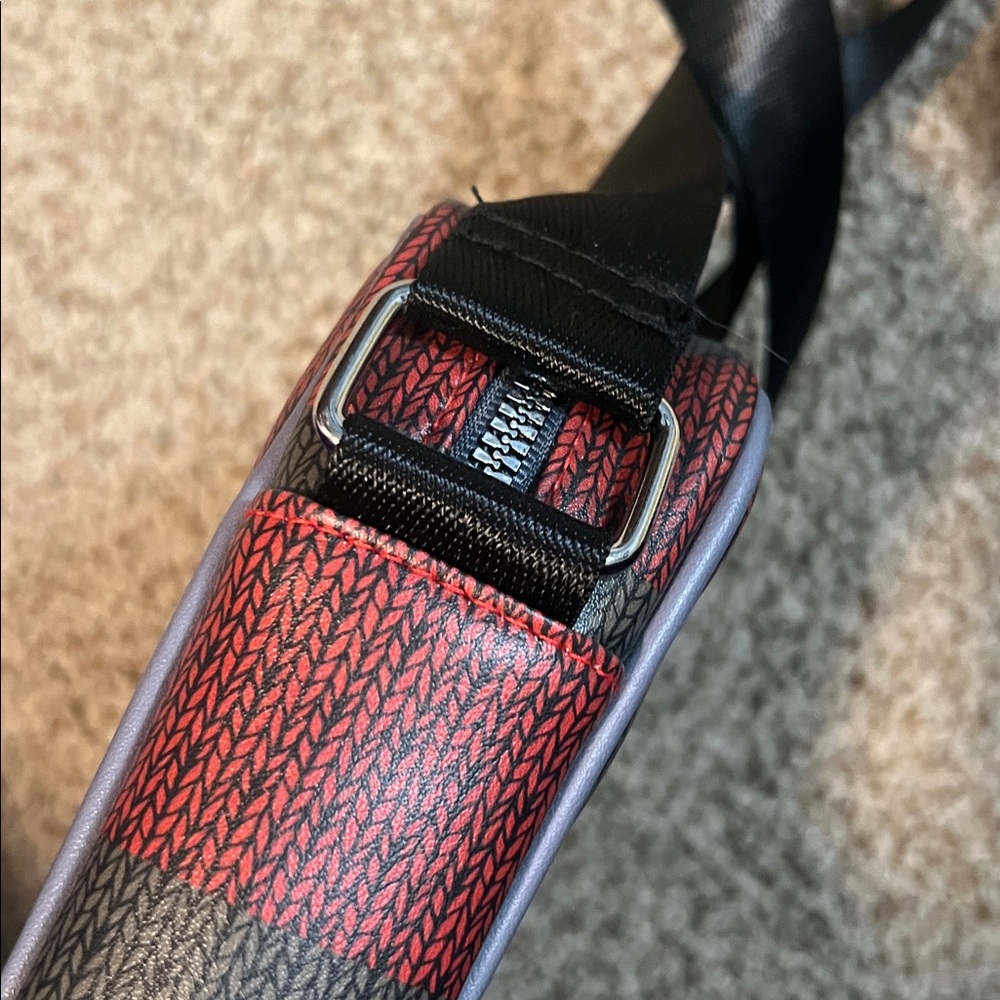 🎃 BUCKLE-DOWN Freddy Krueger Ready or Not Crossbody Bag. NWOT - Picture 5 of 10